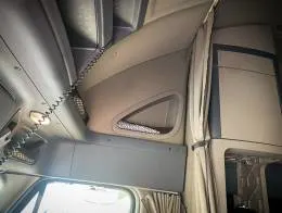 Freightliner_Cascadia_Sleeper_Truck_G.jpg