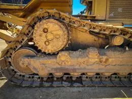 Caterpillar_D6M_Crawler_Dozer_I.jpg