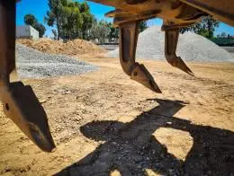 Caterpillar_D6M_Crawler_Dozer_C.jpg