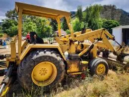 Ford_755B_Loader_Backhoe_B.jpg