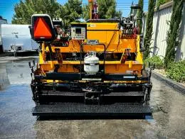 LeeBoy_8510C_Asphalt_Paver_Tracked_D.jpg