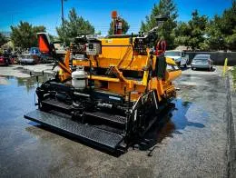 LeeBoy_8510C_Asphalt_Paver_Tracked_E.jpg