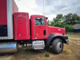 1996_Peterbilt_Sleeper_Box_Truck_D.jpg