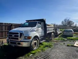 Ford_F650_Dump_Truck_A.jpg