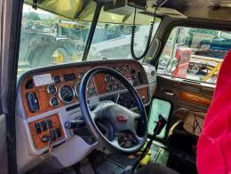 Peterbilt_379_Dump_Truck_A.jpg