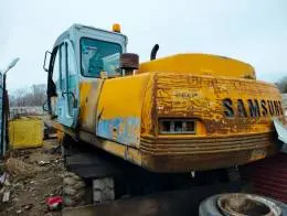 2006_Samsung_SE210_Excavator_A.jpg