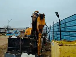 2006_Samsung_SE210_Excavator_B.jpg