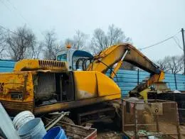2006_Samsung_SE210_Excavator_C.jpg