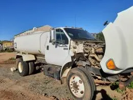 2000_Ford_F750_Water_Truck_G.jpg