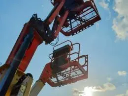 2013_JLG_E300AJP_Articulating_Boom_Lift_C.jpg