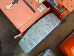 2013_JLG_E300AJP_Articulating_Boom_Lift_F.jpg