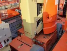 2013_JLG_E300AJP_Articulating_Boom_Lift_G.jpg