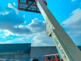 2012_JLG_E450A_Articulating_Boom_Lift_C.jpg