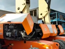 JLG_860SJ_Articulating_Boom_Lift_A.jpg