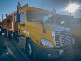 2012_Freightliner_Cascadia_125_Crane_Truck_B.jpg