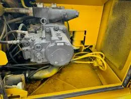 2002_Komatsu_PC400LC_Excavator_(4)