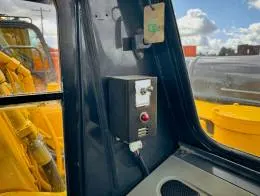 2002_Komatsu_PC400LC_Excavator_(9)