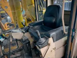 1996_Komatsu_PC200LC3_Excavator_(9)