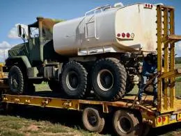 1991_BMY_M931A2_Water_Truck_(1)