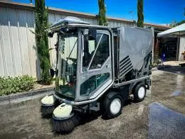 Tennant_525_Green_Machine_Sweeper_B