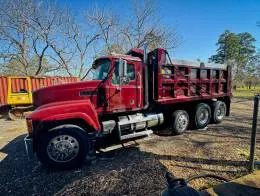 Assets/2011_Mack_CHU_5_Dump_Truck__1