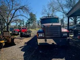 Assets/2011_Mack_CHU_5_Dump_Truck__3