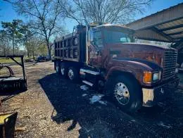 Assets/2011_Mack_CHU_5_Dump_Truck__2