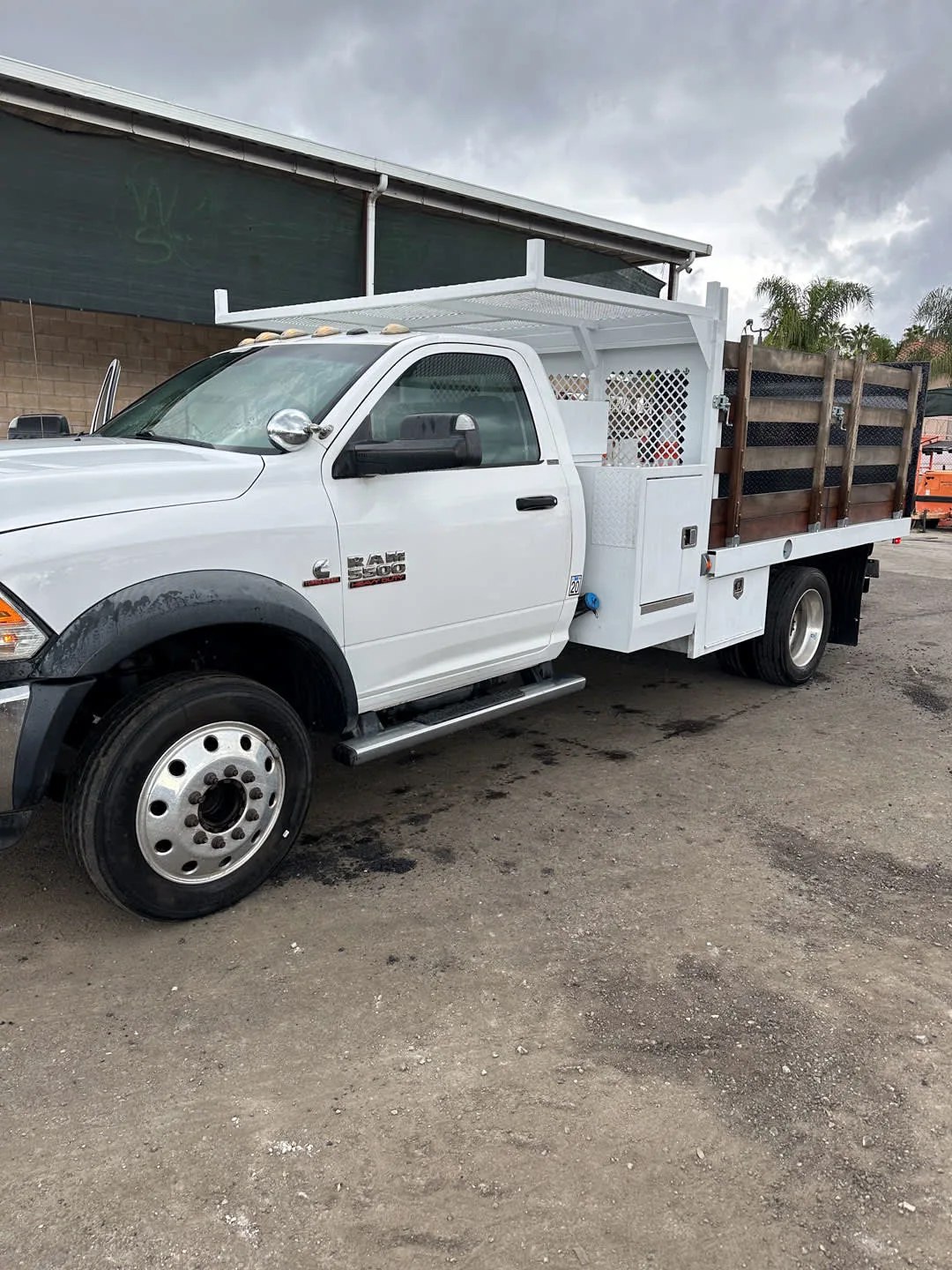 2015_Dodge_RAM_5500_(1)