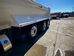 2019_Peterbilt_579_Dump_Truck_(6)_F