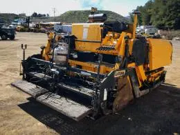 LeeBoy_8500B_Asphalt_Paver_Track_(2)