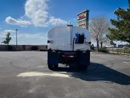 2017_International_4300_Water_Truck-8831_(4)