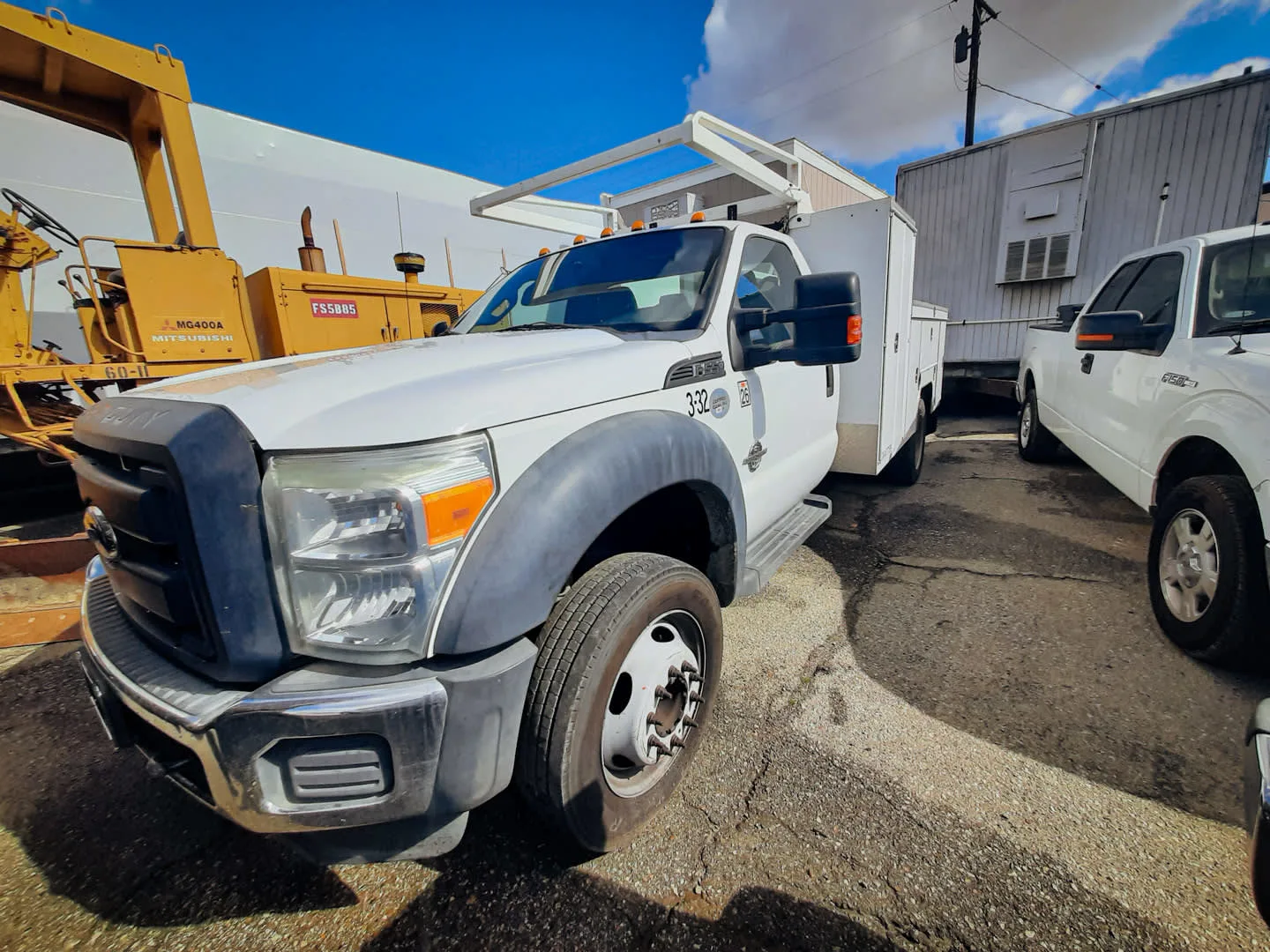 2016_Ford_F550_Service_Truck_(3-32)_1