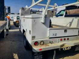 2016_Ford_F550_Service_Truck_(3-32)_4