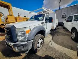 2016_Ford_F550_Service_Truck_(3-32)_1