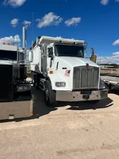Kenworth_T800_Dump_Truck_(1)
