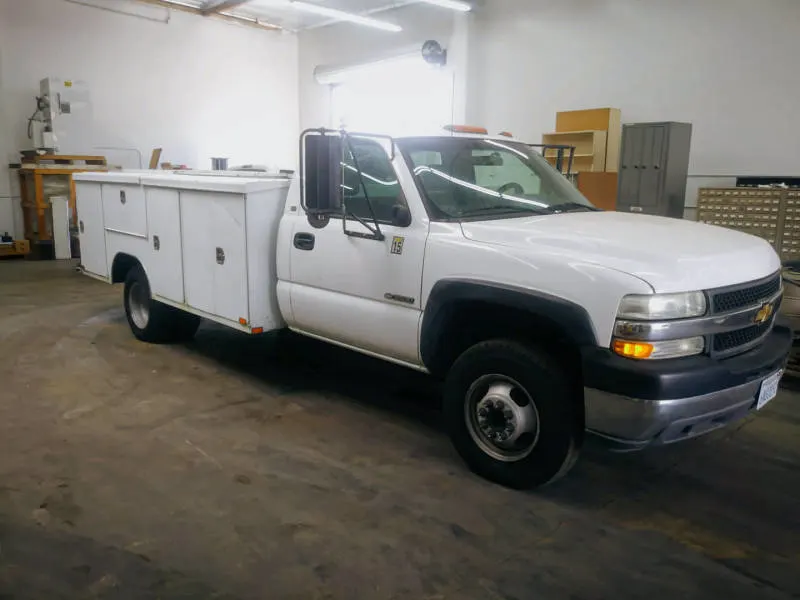 Assets/2001_Chevy_3500_Service_Truck__1