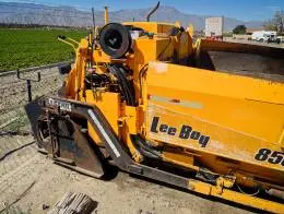 LeeBoy_8500ST_Asphalt_Paver_Track_(2)