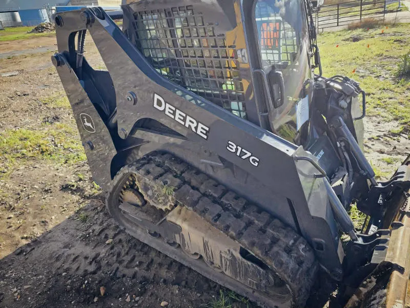 2019_John_Deere_317G_Skid_Steer_(1)