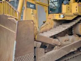 Assets/2009_Caterpillar_D9T_Bulldozer__4