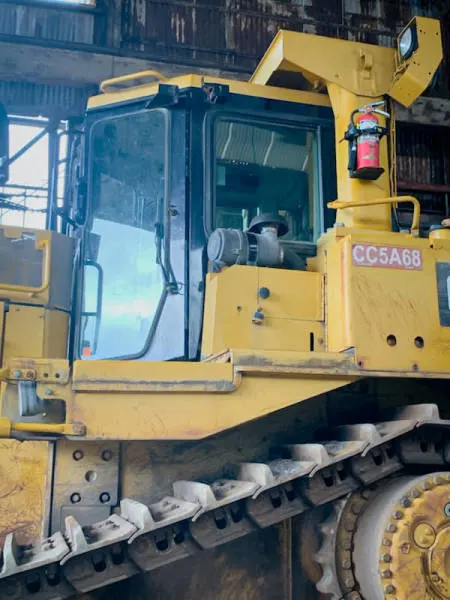 Assets/2009_Caterpillar_D9T_Bulldozer__1