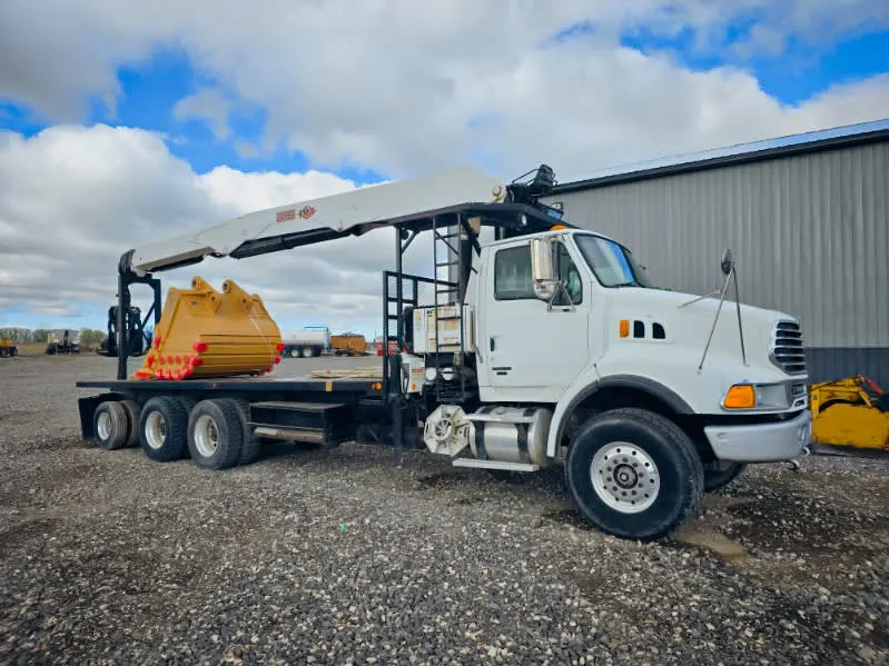 2005_Sterling_L9500_Grapple_Truck_(1)