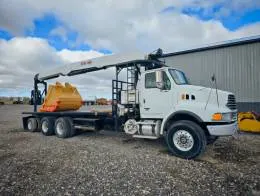 2005_Sterling_L9500_Grapple_Truck_(1)