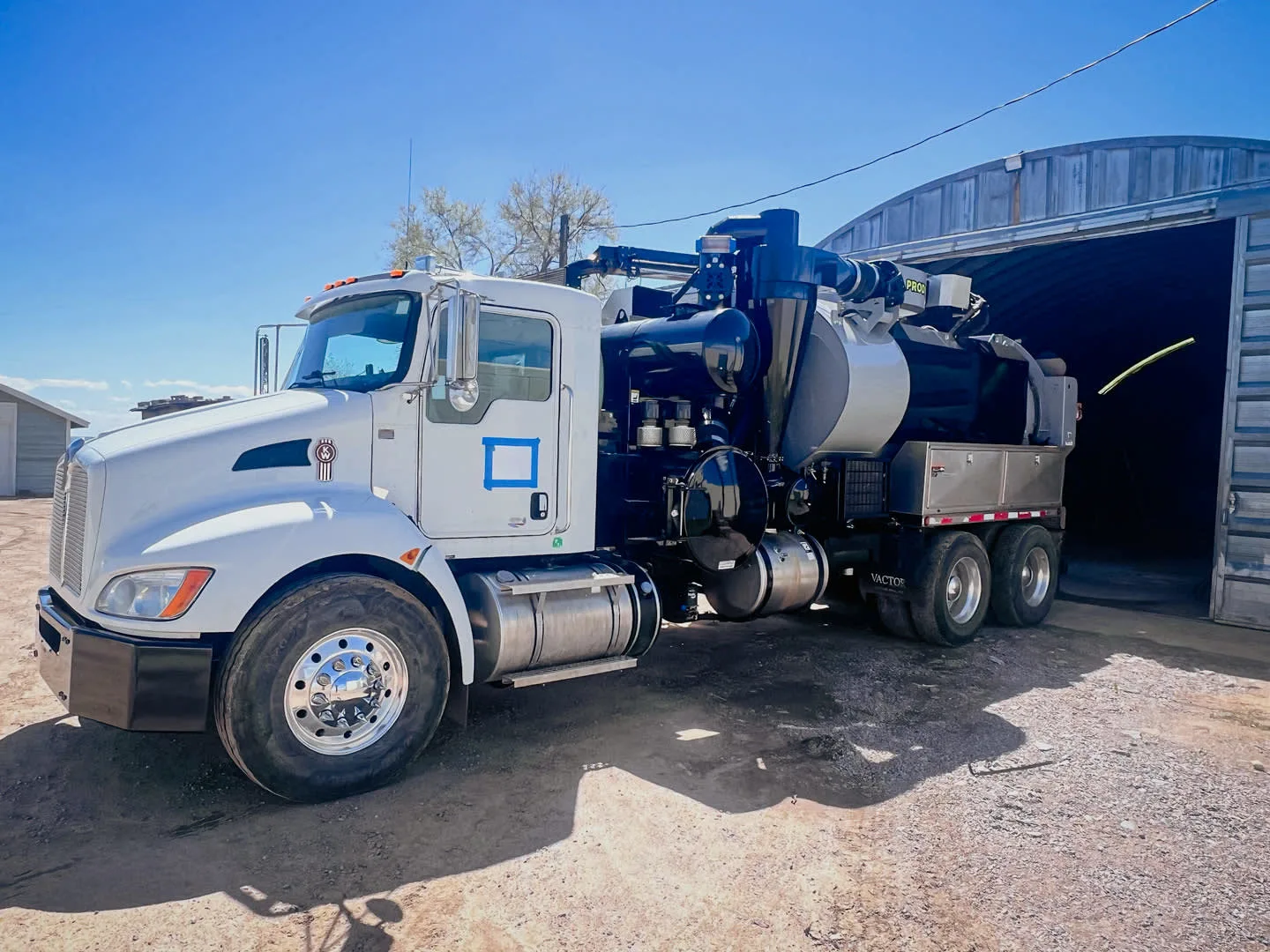 2020_Kenworth_T370_Vacuum_Truck_(1)
