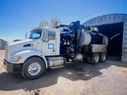 2020_Kenworth_T370_Vacuum_Truck_(1)