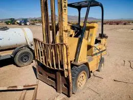 Caterpillar_V50C_Forklift_(1)