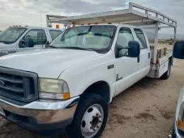 2003_Ford_F550_Flatbed_Truck_(1)