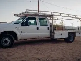 2003_Ford_F550_Flatbed_Truck_(4)