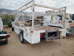 2003_Ford_F550_Flatbed_Truck_(3)