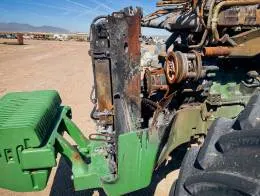 John_Deere_8295R_Farm_Tractor_(6)