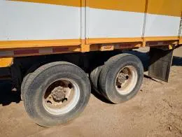 1997_Peterbilt_330_Truck_(7)